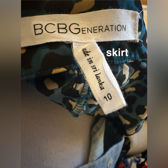 BCBG two piece shirt and skirt set size L/10 - Picture 9 of 9